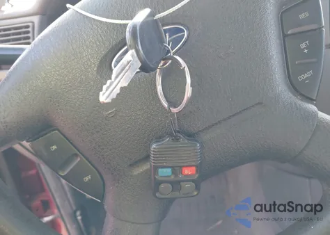 2004 Ford Explorer Xls z USA, uszkodzony, nr VIN 1FMZU72K84UC24467